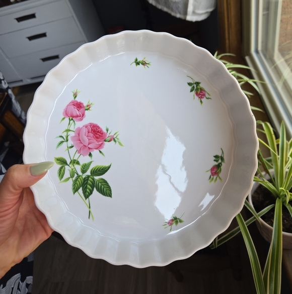 Oneida Other - Vintage Oneida ROSE Porcelain Fluted Quiche Tart Dish 🌹
